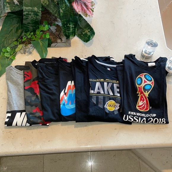 Bundle of seven T-shirts - Picture 1 of 8